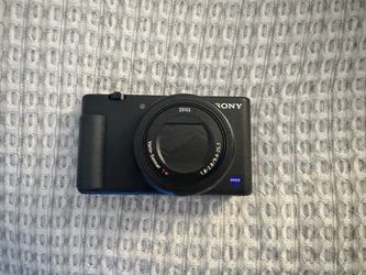 Sony ZV-1 Complete Creator Bundle – Camera, Grip, Flashes + Extra Batteries