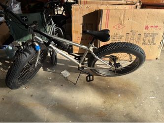Mongoose, big tire, Bike