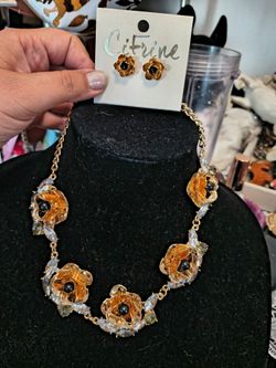 Chunky Floral Necklace & Earrings Set