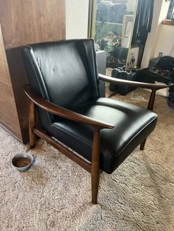 Scandinavian Designs Mid Century Style Chair