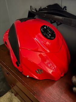 Suzuki Gsxr 1000 2015 gas tank