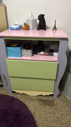 Decor dresser