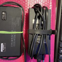 Dell Universal Dock D6000 USB-C Thunderbolt Docking Station Comes With 130 Watt Power Adapter