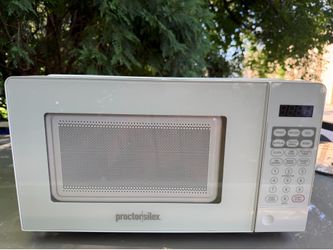 Proctor/Silex Compact Microwave