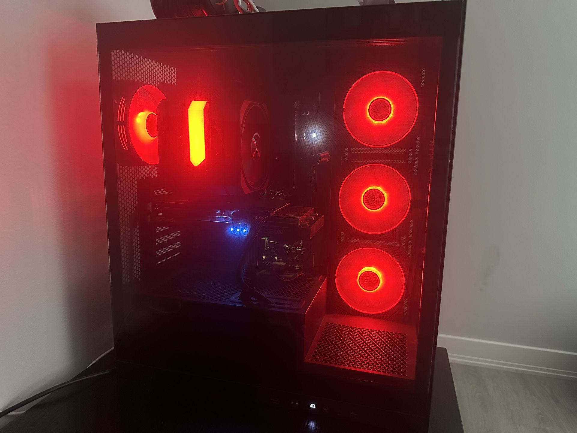 *HALLOWEEN SALE* ULTRA FAST HIGH END GAMING PC. **taking best offer**