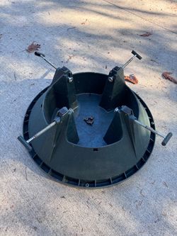 Heavy duty Christmas tree stand