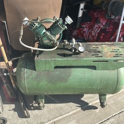 Air compressure pump and tank