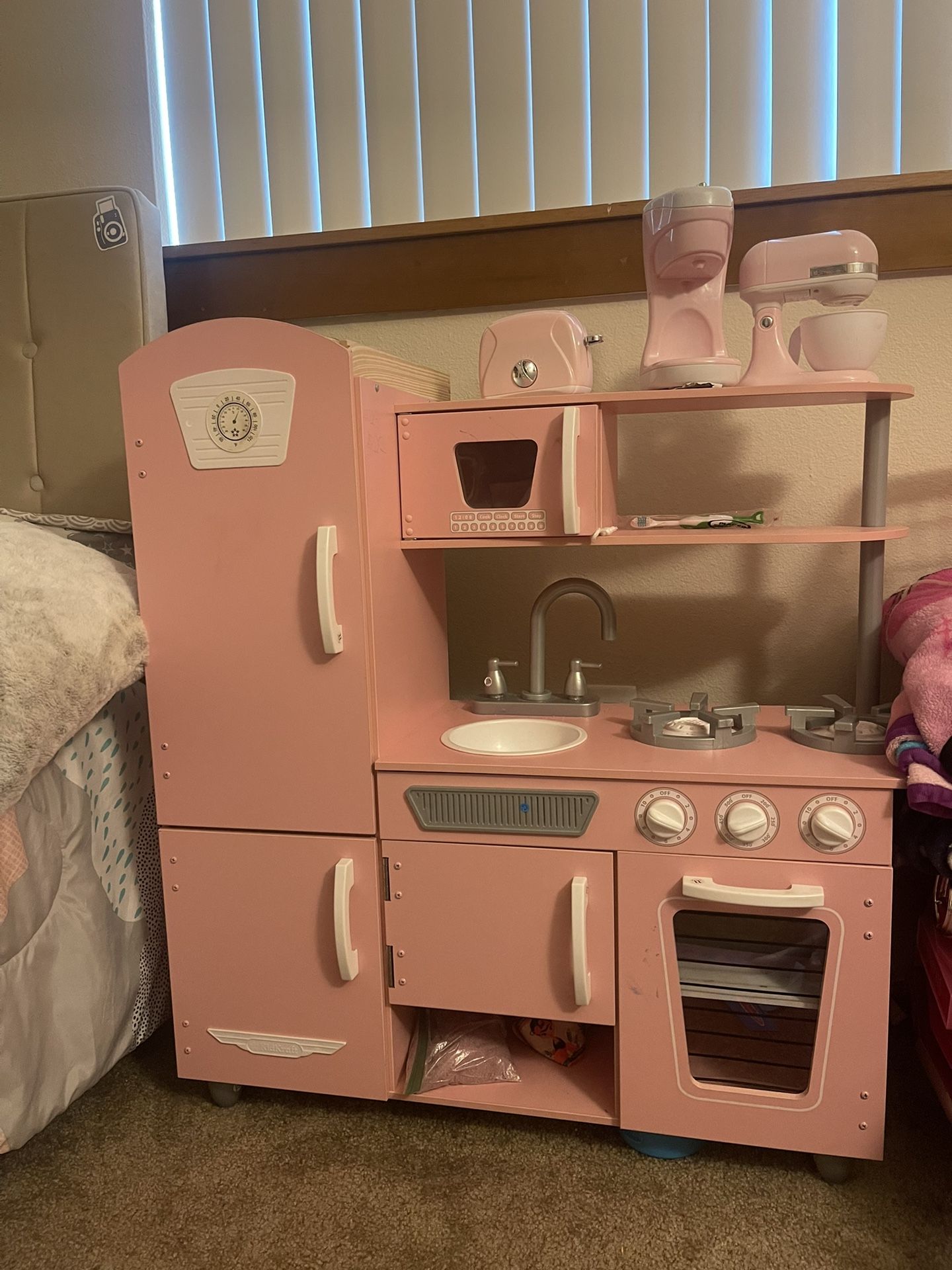 Pink Kitchen 