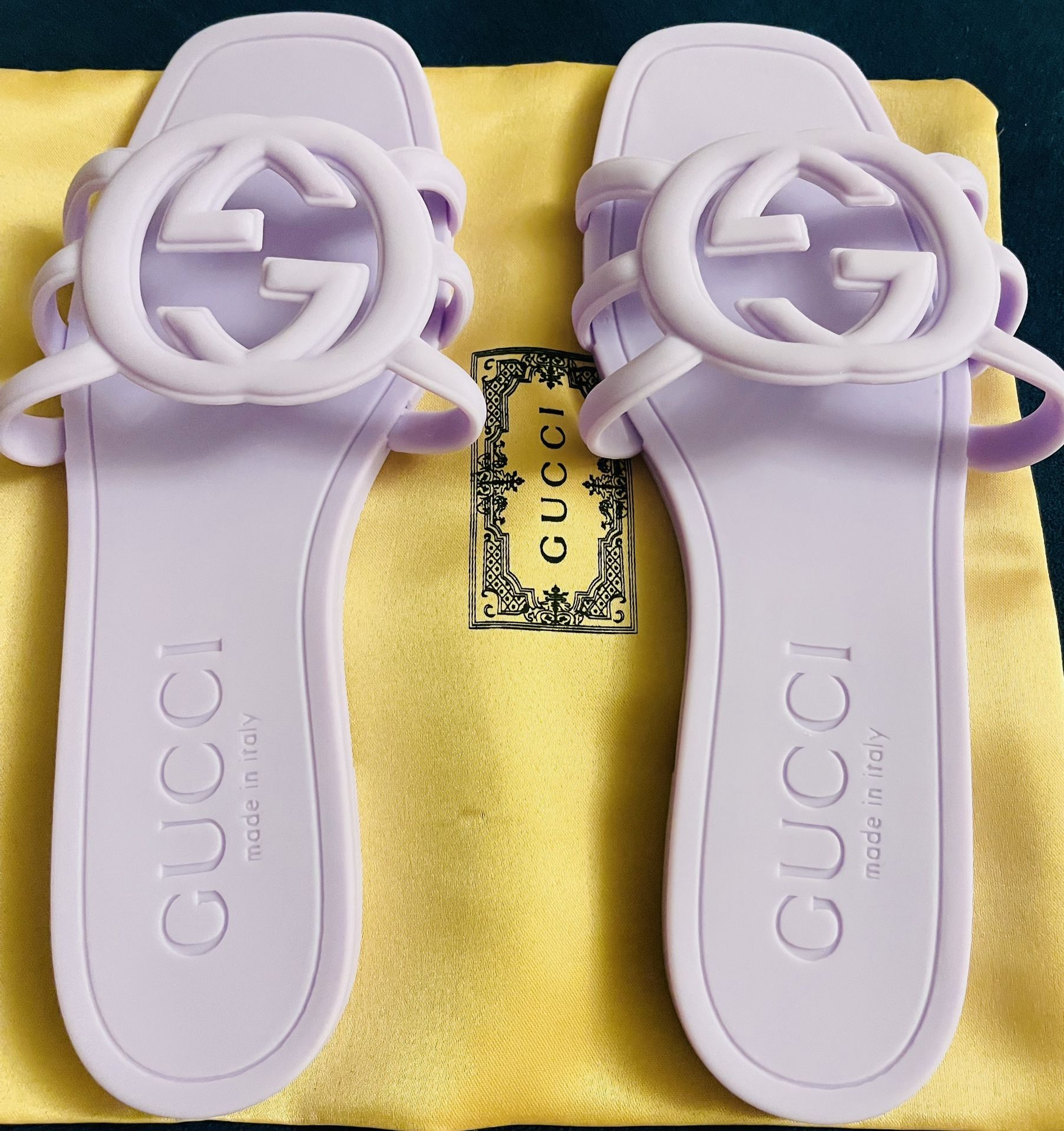 NWT Gucci Sandals Lilac Color Size 6 With Dust Bag