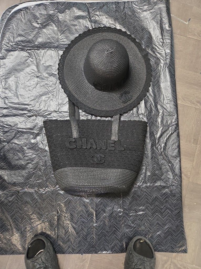 Cute Set Of Bag And Hat For Beach