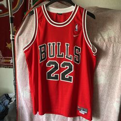 Nike Chicago Bulls Jersey Size Large 