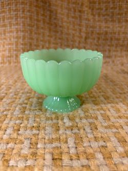 Vintage Style Jadeite Glass Sundae Dish - TableCraft Scalloped Pedestal Dessert Bowl 8oz