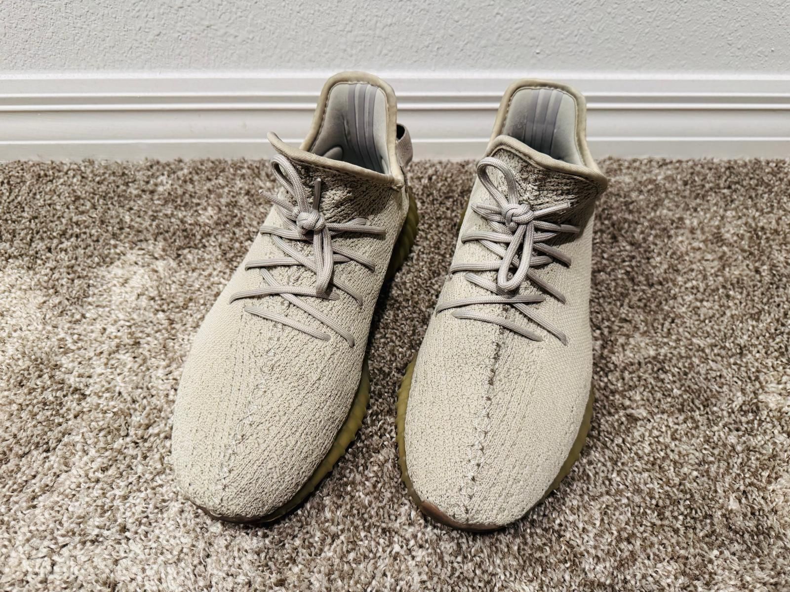 Adidas Yeezy 9.5 Men (almost New)