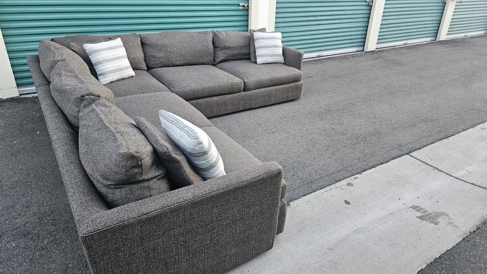FREE DELIVERY!!! Crate & Barrel "Lounge Deep" 3Pc Sectional + 3 Pillows ($5.6K Retail...70% OFF!!!)