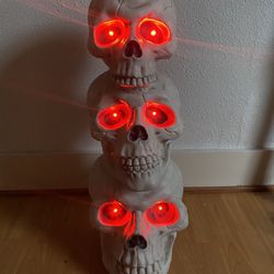 Animated Stacked Skull Indoor/outdoor Halloween Decor