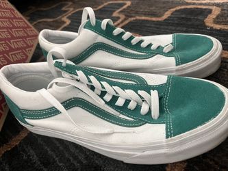 Green and White Vans SIZE 9 - BRAND NEW