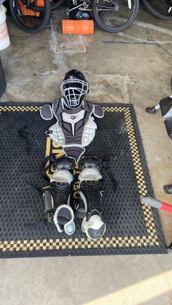 Catching Gear With knee savers (Kids Size)