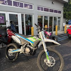Dirt Bikes 