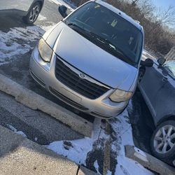 2007 Town and Country Van