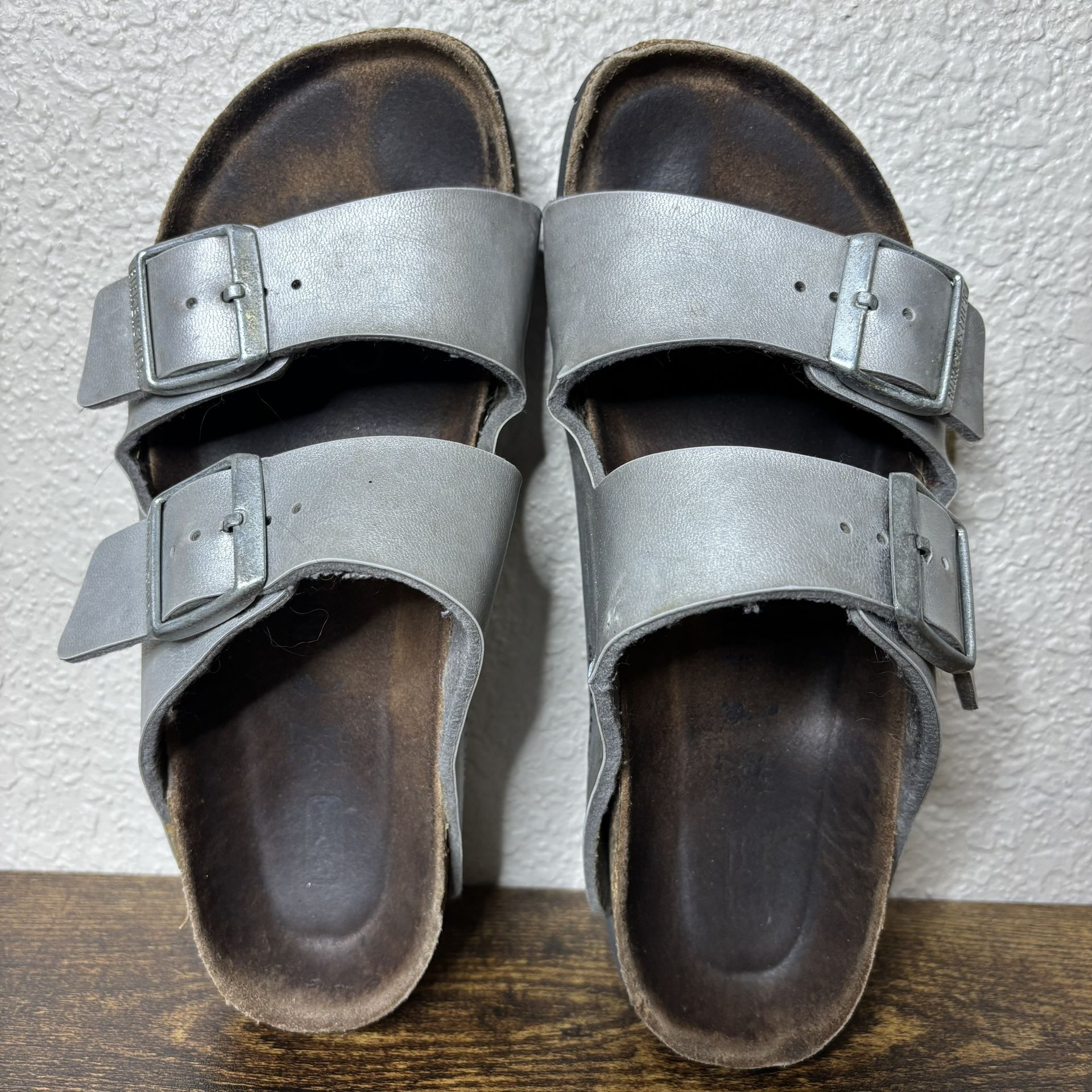 Birkenstock Women’s 37 / US 6-6.5 Arizona Birko-Flor Metallic Well Loved Sandals