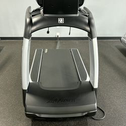 Life Fitness Treadmill..  Only 1 Left..  🔥🔥🔥