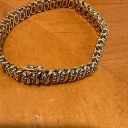 10k Tennis Bracelet With Clasp .