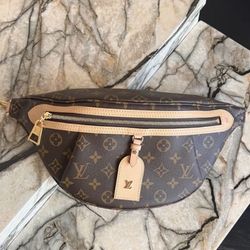 Louis V Casual High Rise Mid Size Fanny Bag