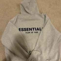 ESSENTIALS size (M)  $130 