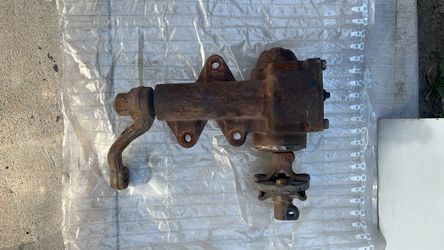 620 Datsun steering gear  box