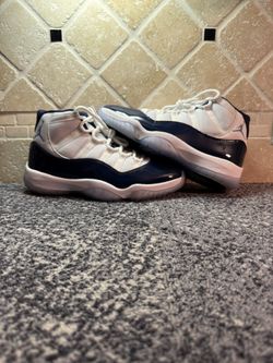 -Jordan 11 “Win like 82” -Size 9M -Og all -Barely Used -Icy bottoms❄️ 