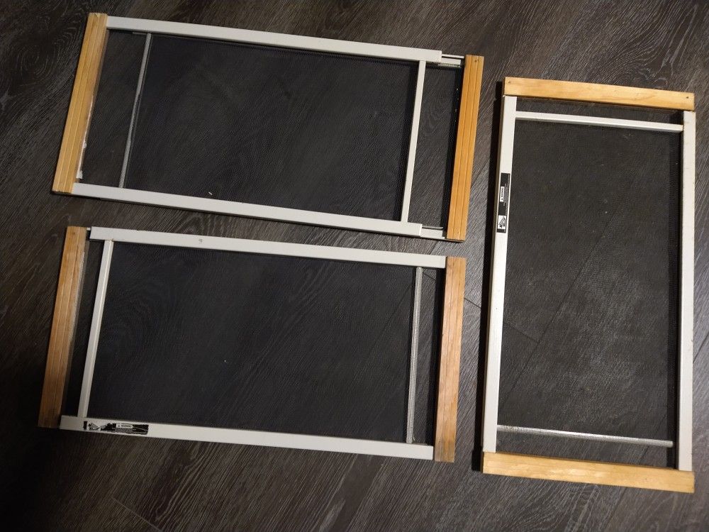 3 Small Adjustable Window Screens