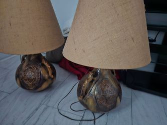 2 lamps.  3 table