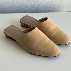 Karl Lagerfeld Suede Miles Size 5 Gently Used
