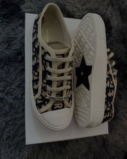 Women Dior sneaker