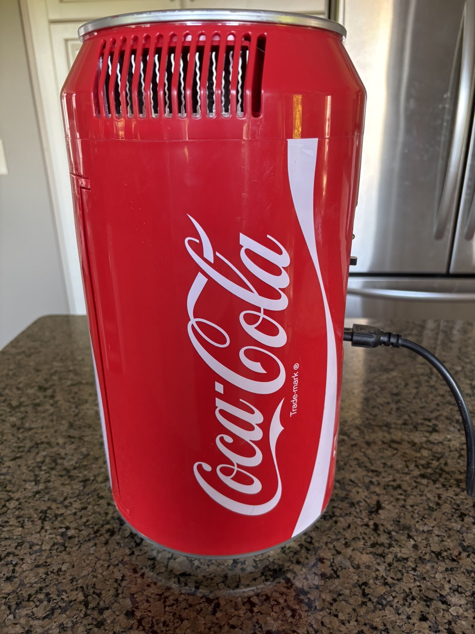 coca cola mini fridge