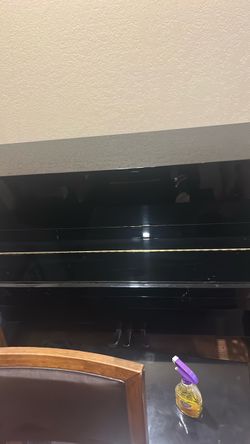 Kawai Upright Piano – Excellent Sound & Quality – Must Sell
