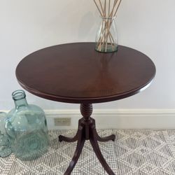 Bombay Pie Table