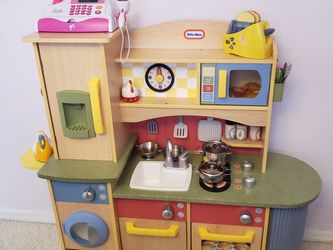 Little Tikes Deluxed Wooden Kitchen with EXTRAS