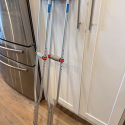 Crutches. Like new. Used for 3 days.