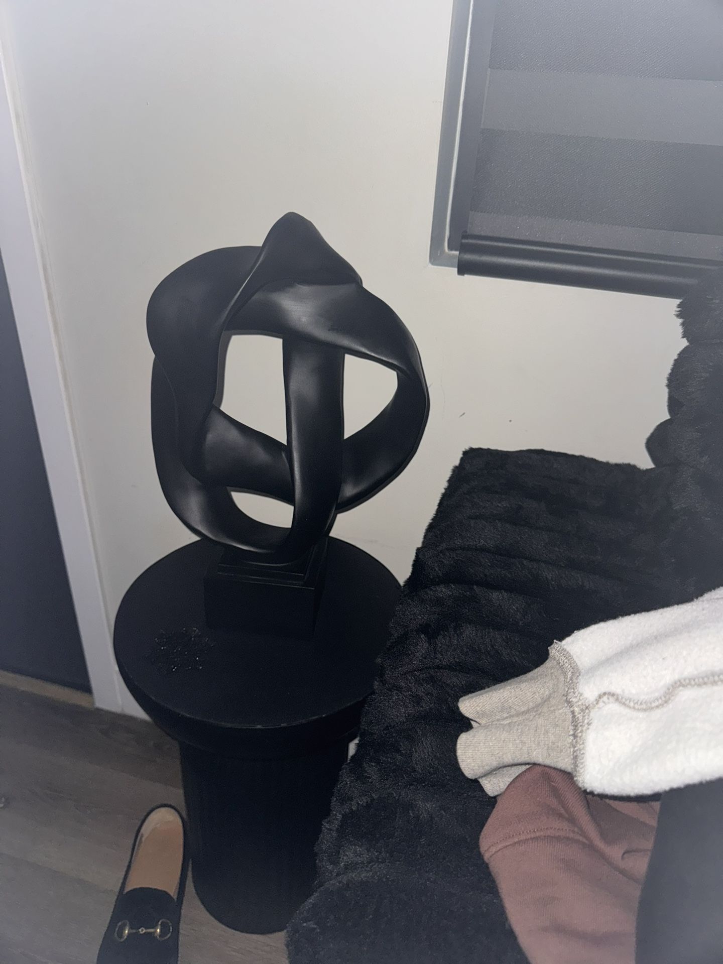 Black Modern Abstract Knot Sculpture  Glass  Decor 