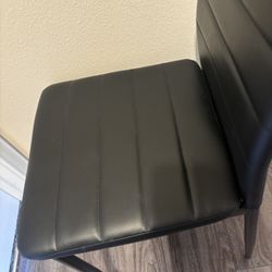 Table Plus  4 Chairs 