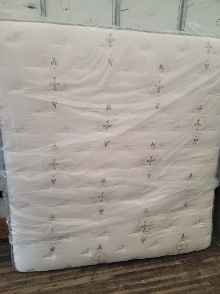 King Matress And Box Springs