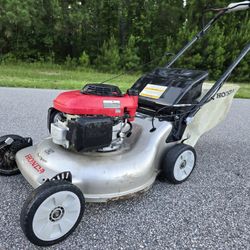 Honda 21"  Twin Blade Self Propelled lawn mower