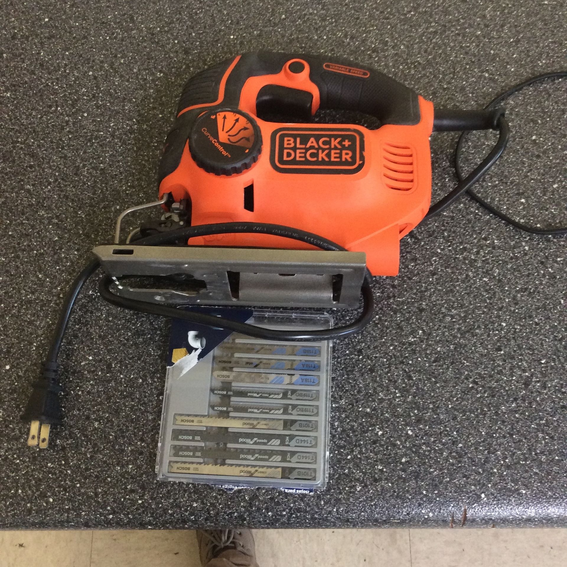 Black And Decker Curve Control Saw