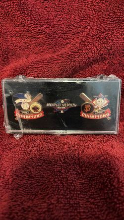 2002 World Series A.L./SF pin set.