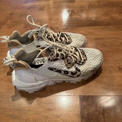 Woman’s Nike react Leopard Print Sneakers Shipping Avaialbe 