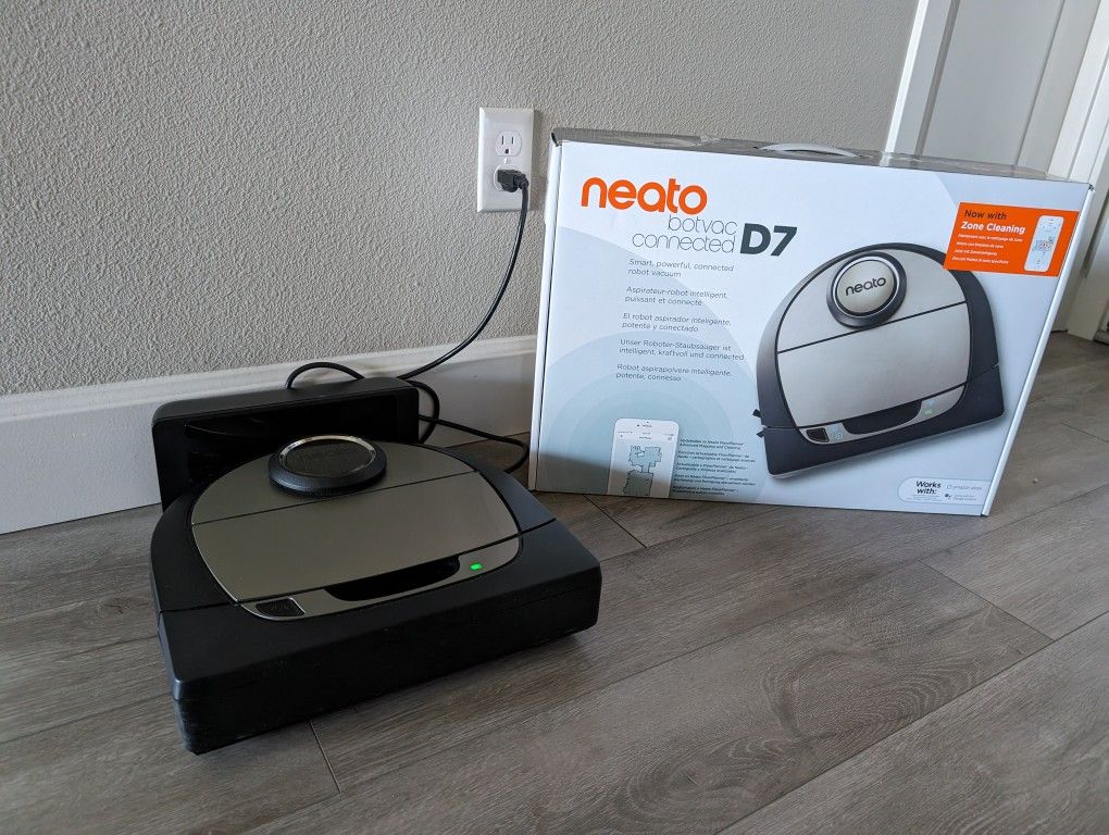 Neato D7 Robot Vaccum