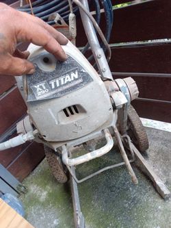 Titan xt airless paint sprayer