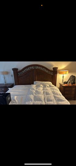 Bed With 2 Bedside Tables