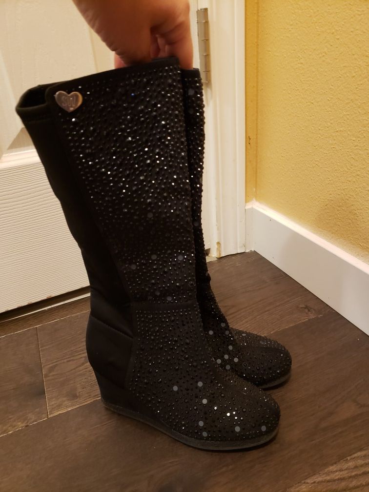 Girls fabric boots size 1